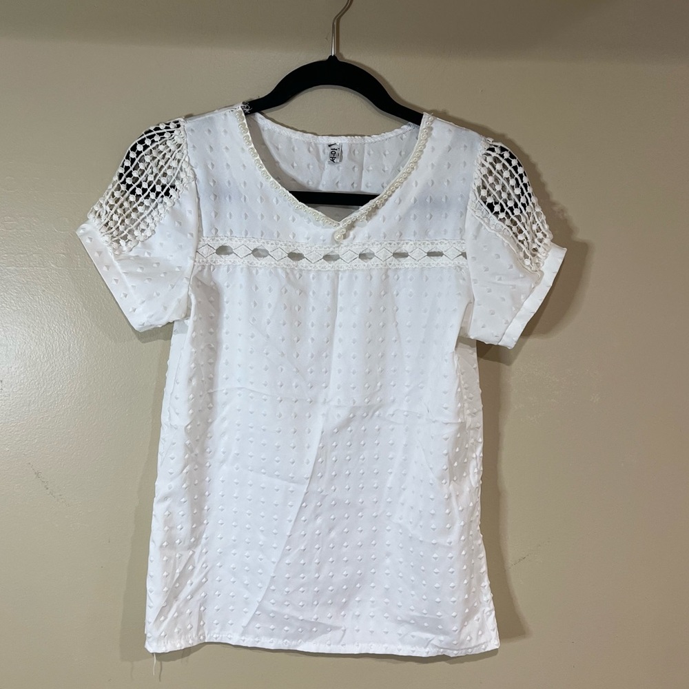 White diamond texture/faux pearl embellished collar blouse